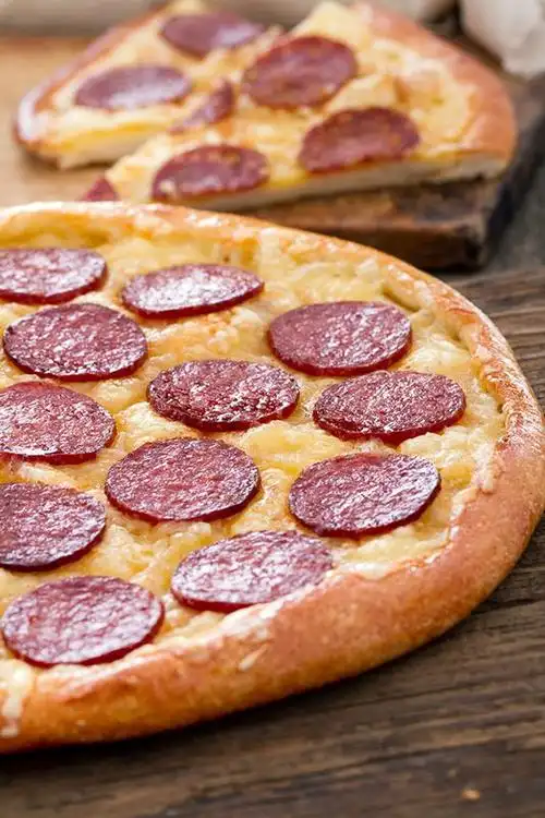 pizza, nuggets, onion! : fast food photography.