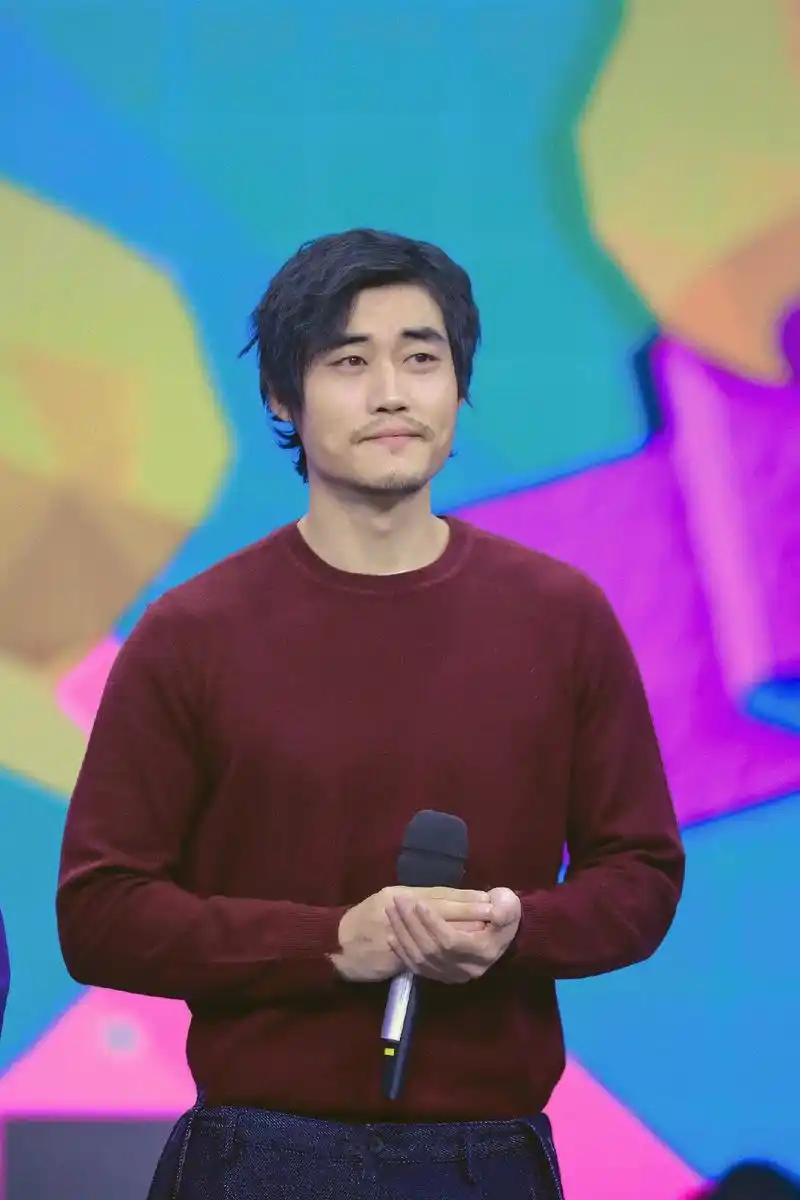 《快乐大本营》座位上一猜一个准儿,捧场十足笑声不断的本煜哥,谁能