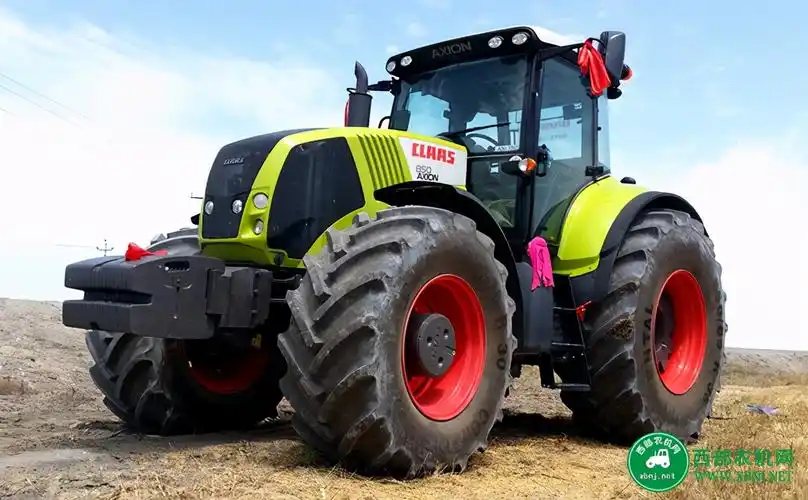 黑龙江农垦拖拉机销售以大型为主,看各种高端机型的价格