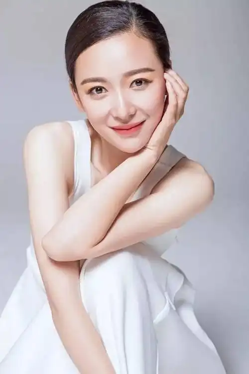 基本信息编辑中文名杨舒出生日期1995年5月4日国籍中国出生地镇江市