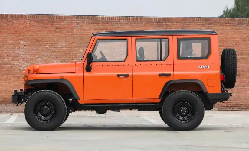 老北京212"狙击手"加强版上线,取消软顶设计,售价10.59万!_腾讯新闻