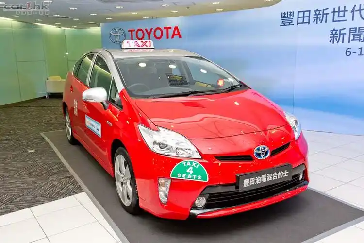 toyota 推出油电混合的士 香港 2013 年 2 月投入服务