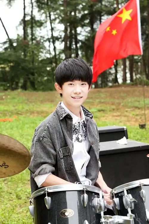 tfboys携《少年说》祝福祖国生日 唱出新时代少年赤子之心