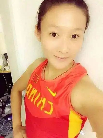 女子4x100米决赛中,梁小静/孔令微/陶宇佳/韦永丽组成的黑沪粤桂二队