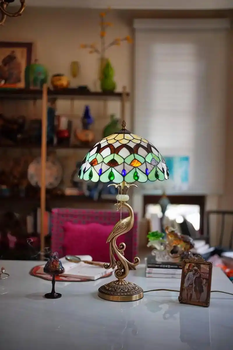 蒂凡尼孔雀黄铜台灯,搭配各种风格,床头, - 抖音
