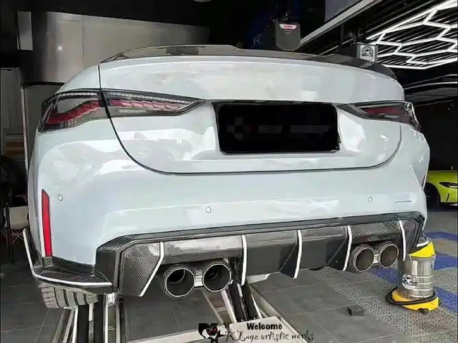 宝马4系m4i4龙鳞尾灯