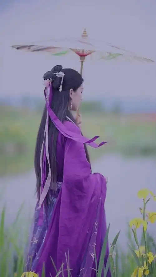 穿古装紫衣明星,杨颖像丫环,丽颖妖艳,杨紫灵气,她美如画中人_紫色