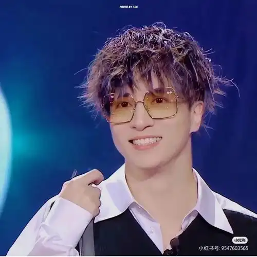 太喜欢薛之谦了我的天笑容太好看了