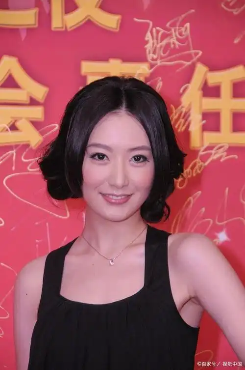 白冰:曾被成龙提携名声鹤起,如今成为单身妈妈,她经历了什么?