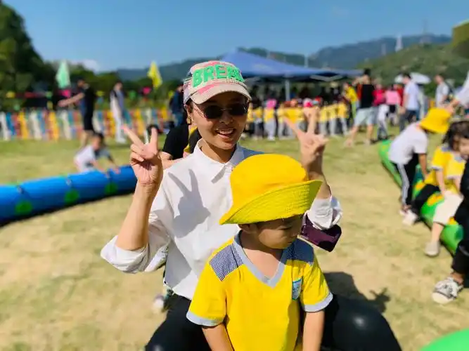 英郡年华幼儿园"探寻鹏城历史,体验童真童趣"——第一次贝贝一班亲子