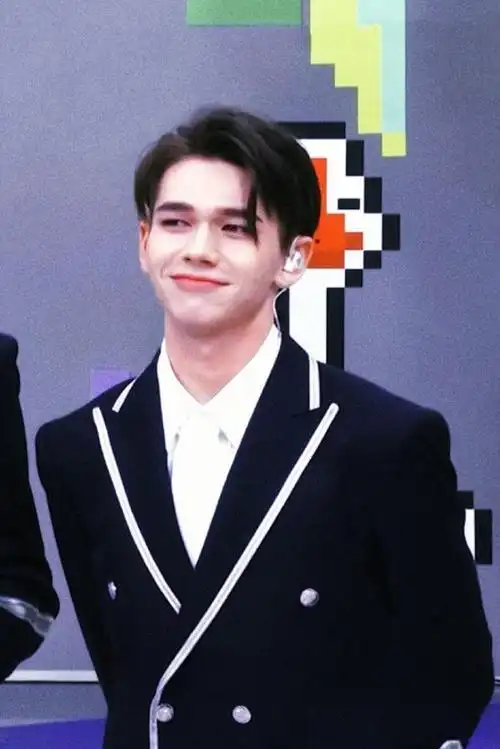 万万没想到,权志龙和jennie传出恋情,最惨的竟然是《创4》庆怜