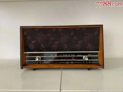 民俗老物件橱窗摆件八十年代金翔701晶体管收音机全品完整收音正常