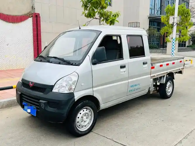 五菱荣光双排轻卡16版12
