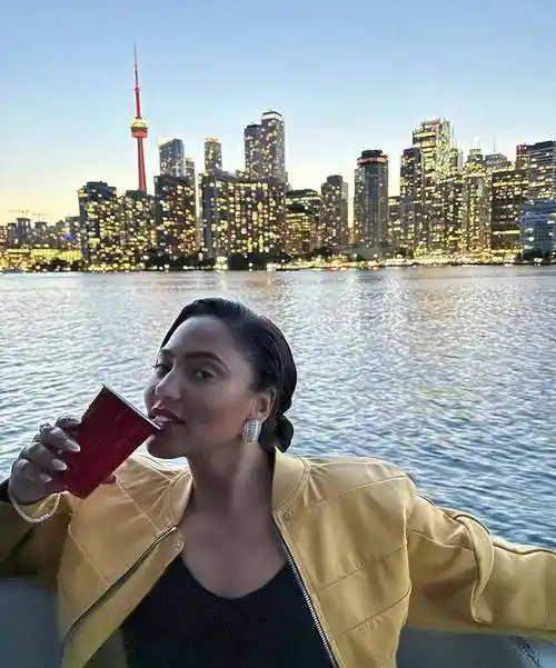 库里开启假期,和老婆乘坐游艇出海,连续秀恩爱,实在太甜_阿耶莎_金州