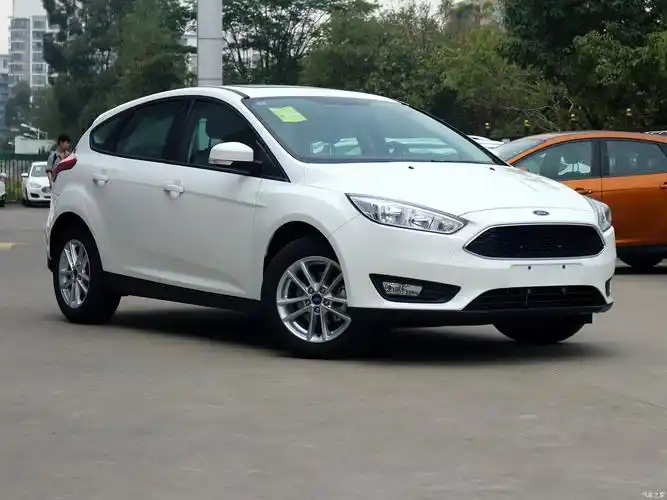 汽车之家>汽车图片>福特>福克斯>2018款两厢经典1.