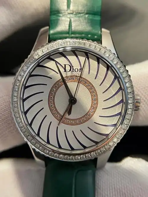 dior镶钻手表女款白表盘绿表带