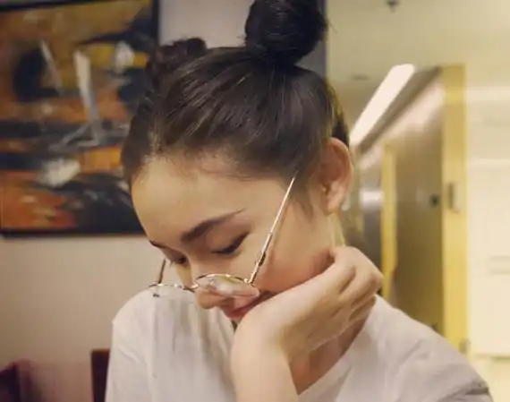 明星的冲天鬏发型怎么扎n种玩法分分钟就get