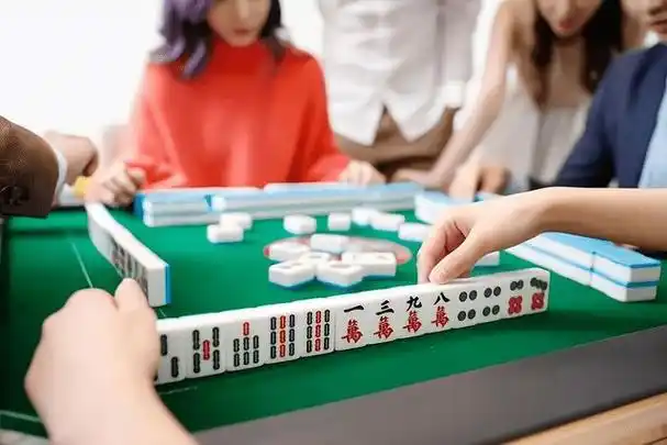 妻子迷恋化妆和打麻将丈夫对其大打出手10年婚姻最终走到尽头