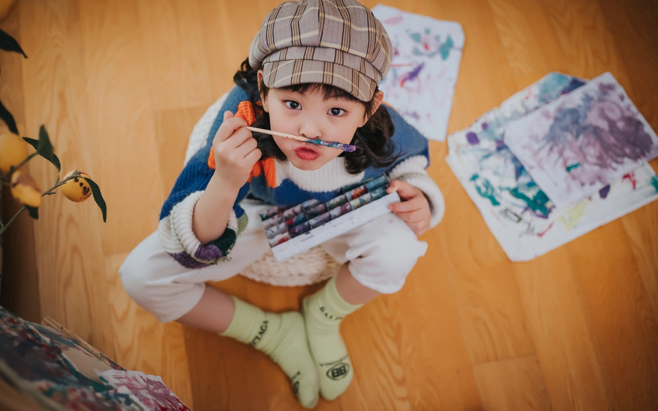 宝宝可爱的笑脸让人心头甜美