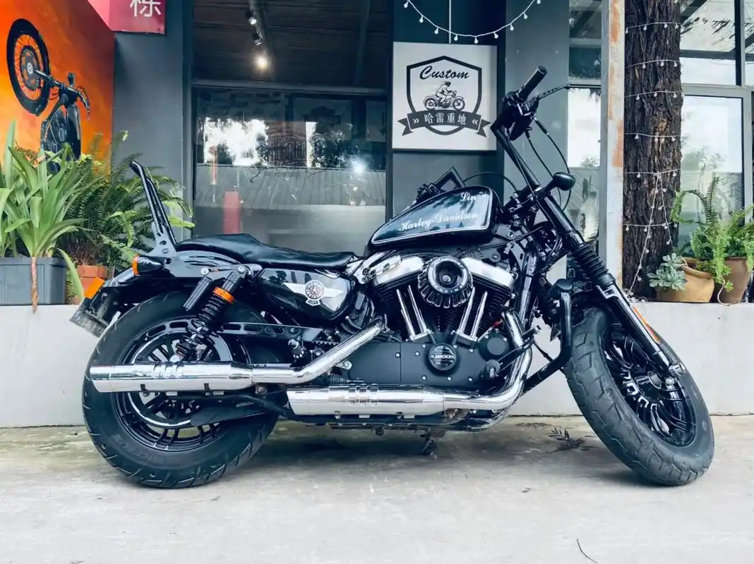 哈雷x48改装分享! 改装清单如下 1,呼啸鹰尾段排气 2, - 抖音