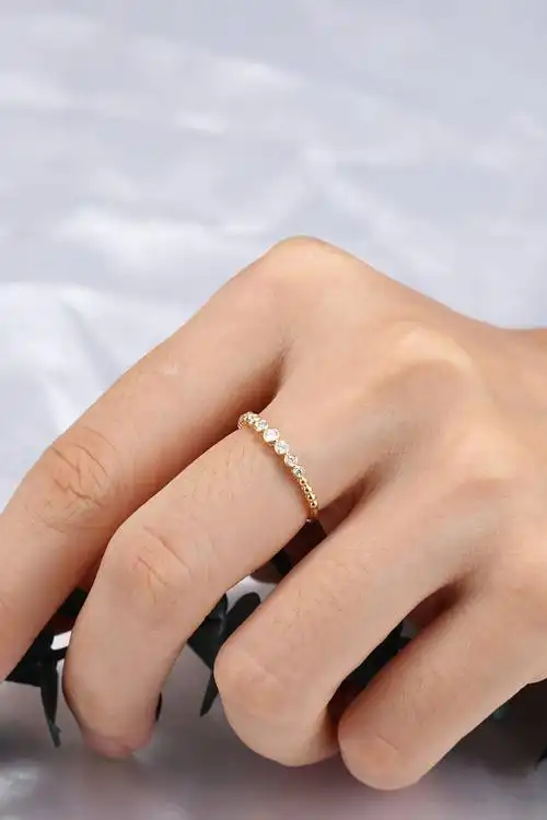 伊米新款18k黄金圆形小钻石戒指真钻玫瑰彩金包镶碎钻12分排戒女 - 伊