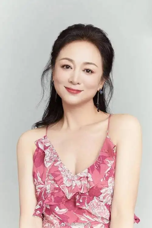 涓子再演《上错花轿嫁对郎》延续经典 新版《花轿喜事》角色反差大