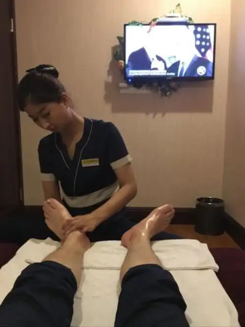 有好多男人深夜为啥非要去足浴店休息呢店老板无非就3个原因