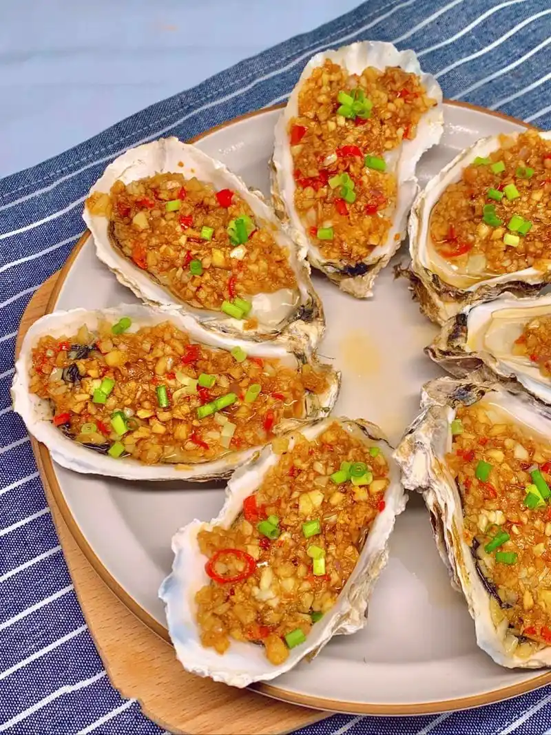 完胜烧烤店的97家庭版烤生蚝 |简直太好吃 7878 自己做的烤生蚝