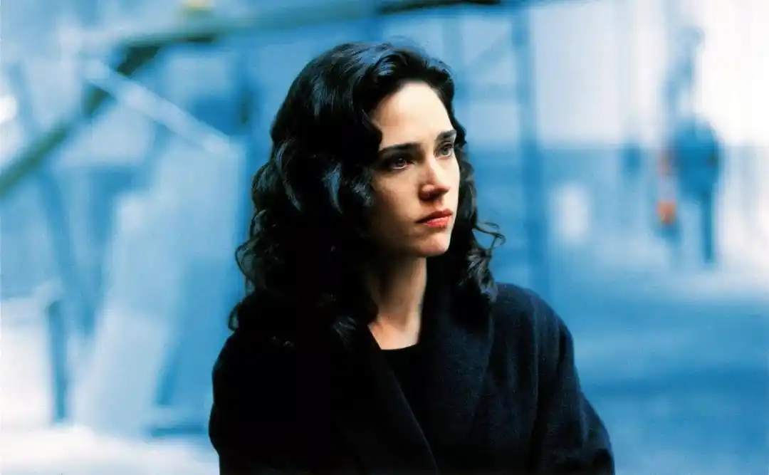 12岁时就出演美国往事,真是凭借神颜出道,让当时的她成为了好莱坞炙手