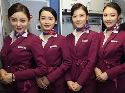 原创《中国机长》演员模仿"机长来了",李沁反应最快而张天爱有点慢