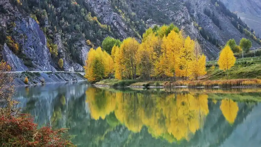 神秘的门源东海大峡谷
