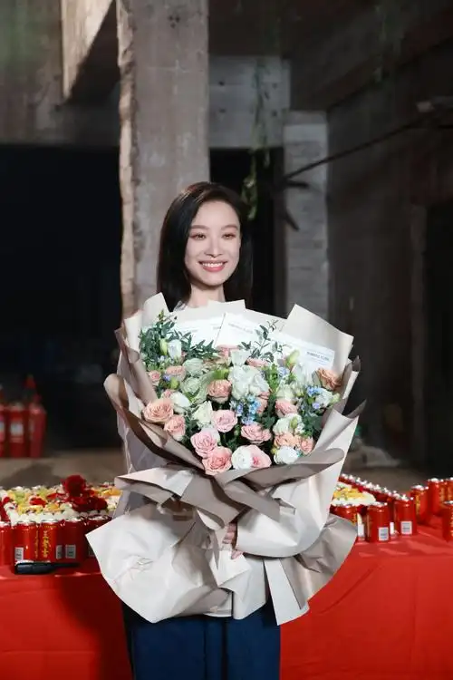 隐身的名字##倪妮新剧杀青特辑##倪妮电视剧隐身的名字