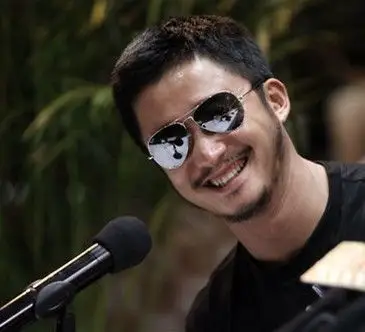 明星留络腮胡古仔显老吴京很帅李小龙像野人他却最适合留