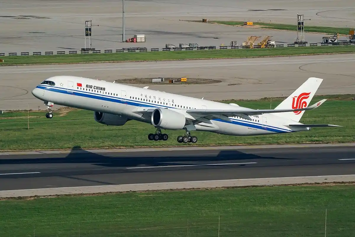 标题:#历史上的今天# 空客a330—200客机首次试飞成功  1997年8月13日