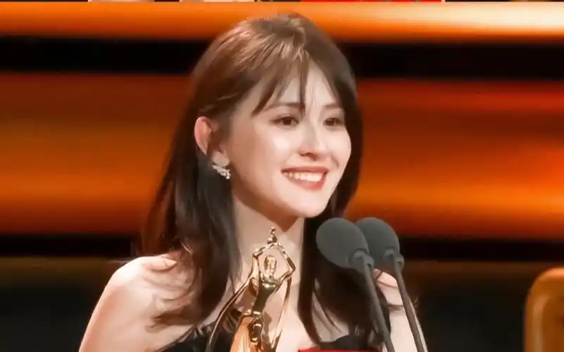 恭喜热依扎获得第33届飞天奖:最佳女演员!