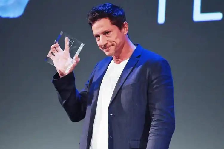 色情片男演员出身的他,今年有望成为奥斯卡影帝_simon_rex_电影