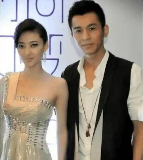 王丽坤与他在一起8年,分手三个月娶别的人,网友:真是太渣男