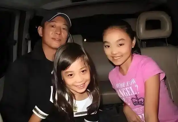 李思我爸是李连杰后妈是利智而我是留守儿童36岁依然恐婚