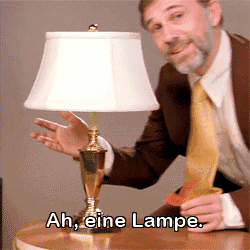 很多人从昆汀的《无耻混蛋》中认识他,精通德语,法语和英语三门语言