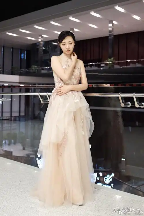 有哪些女流66的游戏解说和直播内容是惊艳到你或让你有所回味的?