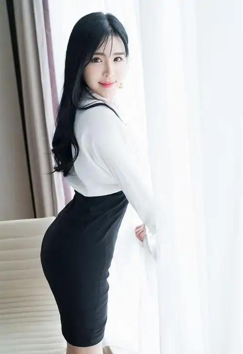 极品女秘书爆乳诱惑性感制服诱惑大胆写真图片