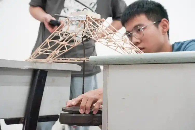 职业教育活动周我校成功举办第九届桥梁模型与结构承重学生技能比赛