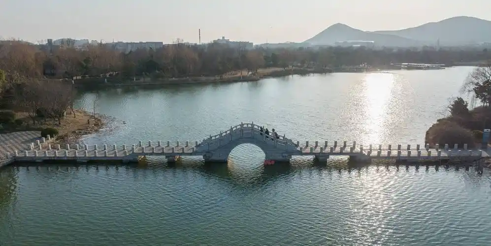 盘点徐州小南湖上的古桥,座座各不同,一座更比一座美_龙华桥_云龙湖