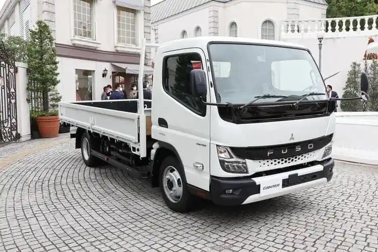 三菱扶桑新款canter轻卡全球首发