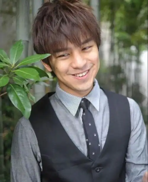 "喜当爹"的他,是土狗男孩鼻祖|蓝色大门|陈柏霖|桂纶镁|刘亦菲|童瑶