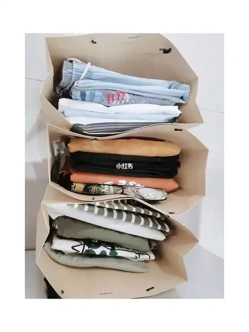 换了新的店铺,特地开车2小时跟朋友过来选衣服到了之后一直说衣服好看