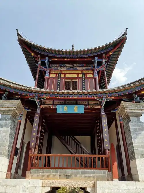 其它 锁水阁上添雅联,星云湖边漾书香 写美篇