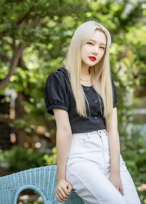 韩国女团形象气质十足的7位金发女爱豆_腾讯新闻