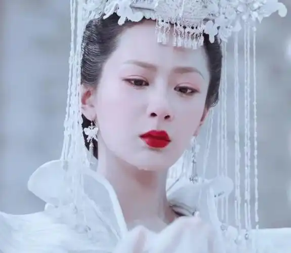 杨紫哭戏太美,自带破碎感真的好绝!