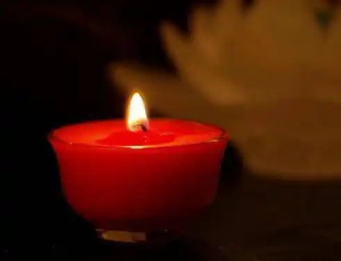 心理测试:三盏佛灯,你最想点燃哪一盏?